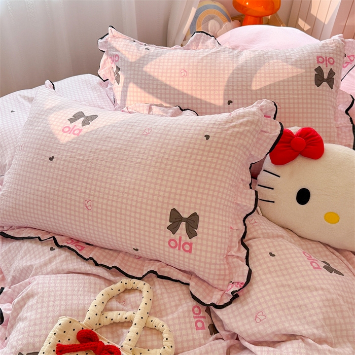 91家纺网 家纺一手货源 找家纺 艾特你 2025新款云感皱皱双层纱黑色包边四件套 黑边-少女日记