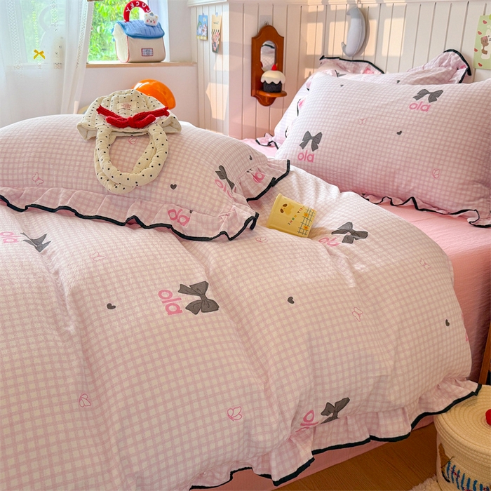 91家纺网 家纺一手货源 找家纺 艾特你 2025新款云感皱皱双层纱黑色包边四件套 黑边-少女日记