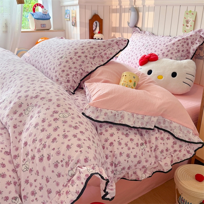 91家纺网 家纺一手货源 找家纺 艾特你 2025新款云感皱皱双层纱黑色包边四件套 黑边-甜兔碎花