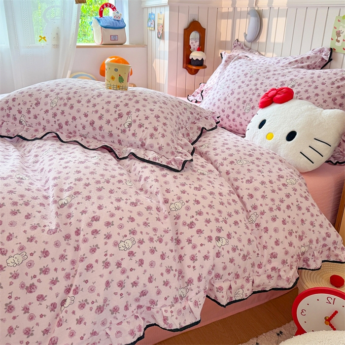 91家纺网 家纺一手货源 找家纺 艾特你 2025新款云感皱皱双层纱黑色包边四件套 黑边-甜兔碎花