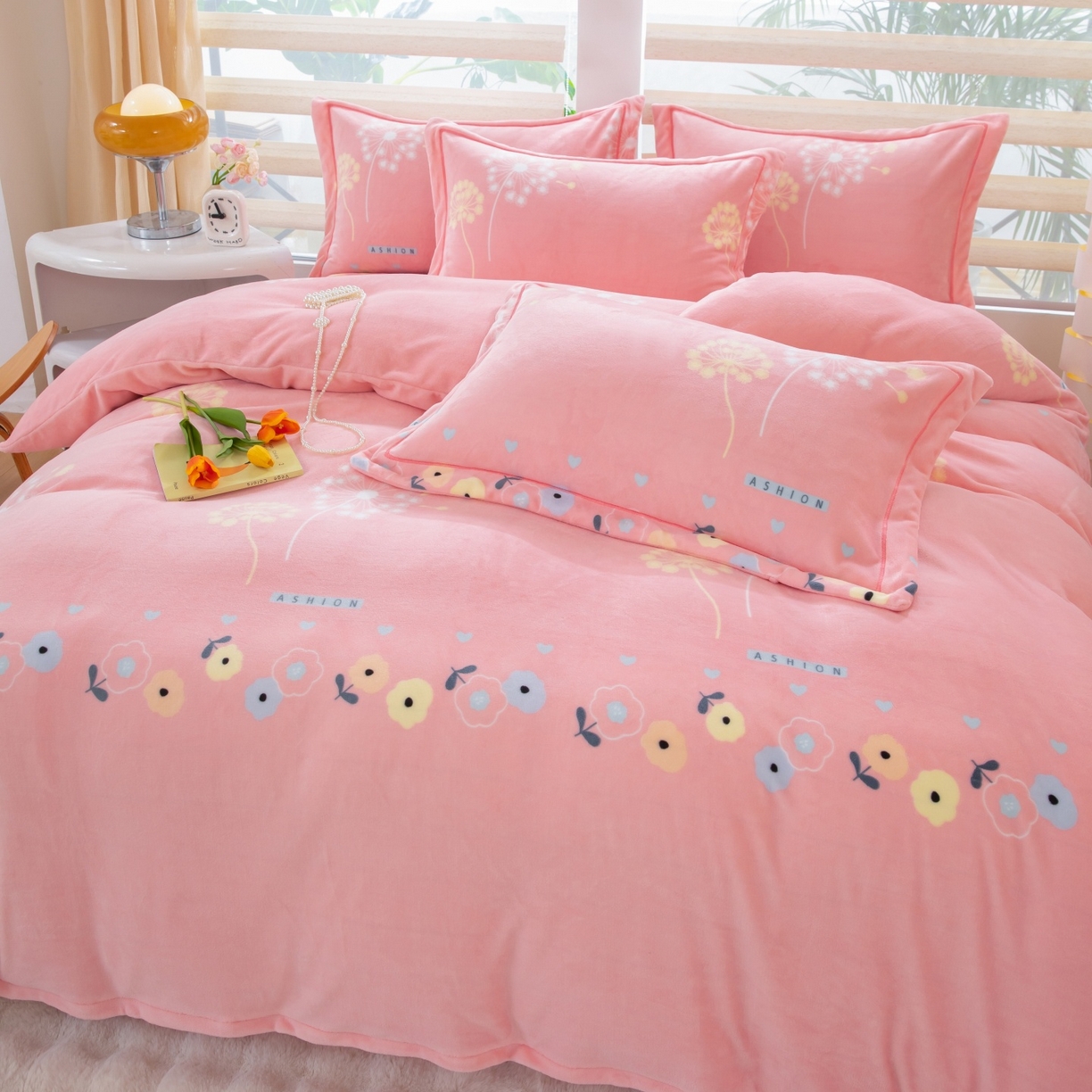 91家纺网 家纺一手货源 找家纺 优姿家纺 2025新款加厚全消光牛奶绒印花四件套 一路繁花