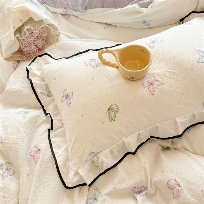 91家纺网 家纺一手货源 找家纺 艾特你 2025新款云感皱皱双层纱黑色包边四件套 黑边-炫彩蝴蝶