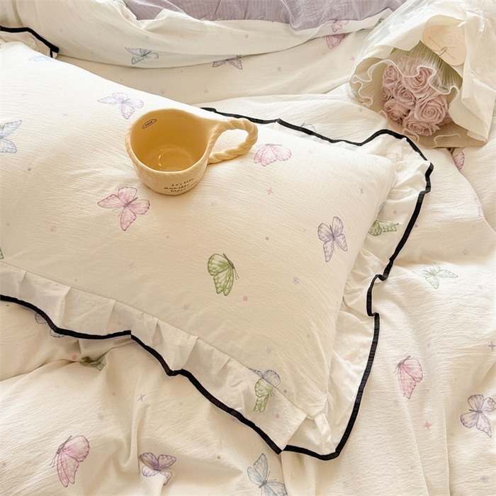 91家纺网 家纺一手货源 找家纺 艾特你 2025新款云感皱皱双层纱黑色包边四件套 黑边-炫彩蝴蝶