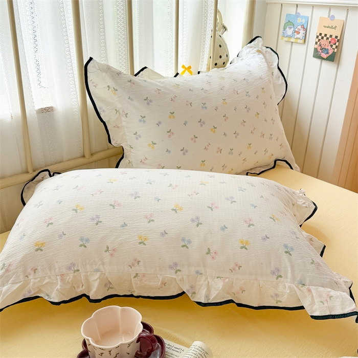 91家纺网 家纺一手货源 找家纺 艾特你 2025新款云感皱皱双层纱黑色包边四件套 黑边-樱桃小花