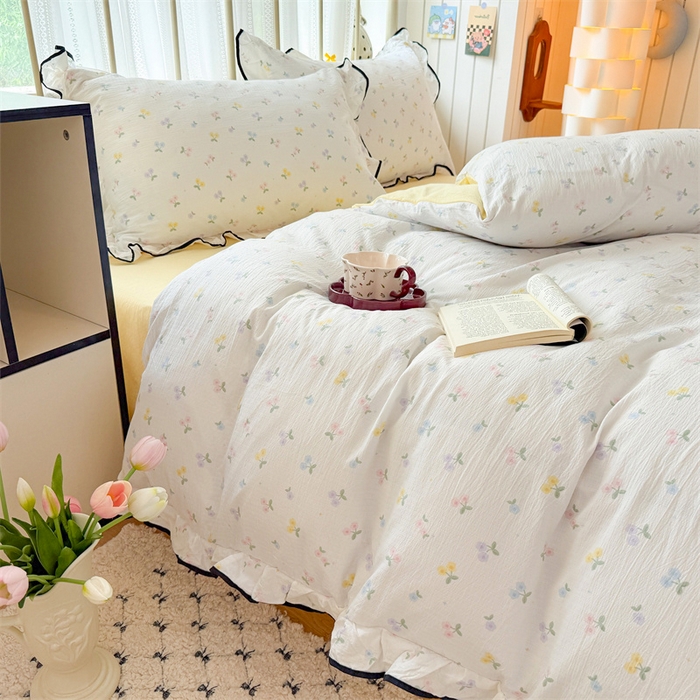 91家纺网 家纺一手货源 找家纺 艾特你 2025新款云感皱皱双层纱黑色包边四件套 黑边-樱桃小花