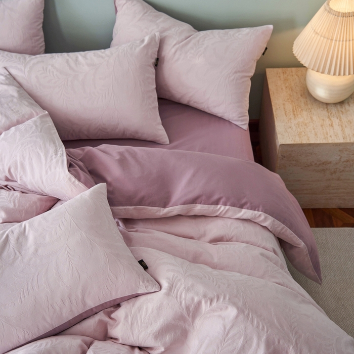 91家纺网 家纺一手货源 找家纺 禾时 2025新款60s轻奢提花磨毛四件套-沄梦 沄梦-珍珠粉