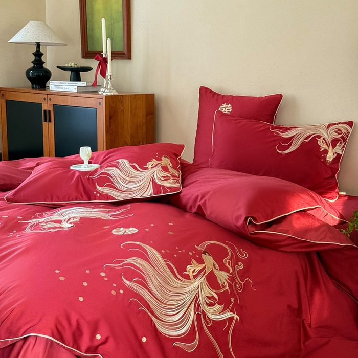 91家纺网 家纺一手货源 找家纺 （总）西西家居 2025新款100支长绒棉纯棉高精密提花拼接婚庆四件套-吉庆有鱼