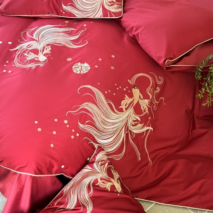 91家纺网 家纺一手货源 找家纺 （总）西西家居 2025新款100支长绒棉纯棉高精密提花拼接婚庆四件套-吉庆有鱼