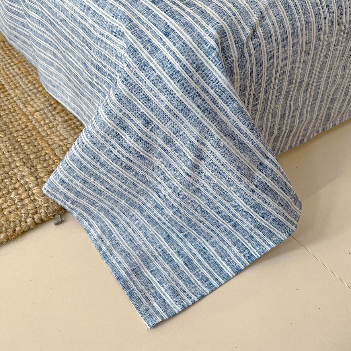 91家纺网 家纺一手货源 找家纺 奥汀洛家纺 2025新款ins小清新生态棉麻刺绣四件套 小黑猫系列 小黑猫-蓝