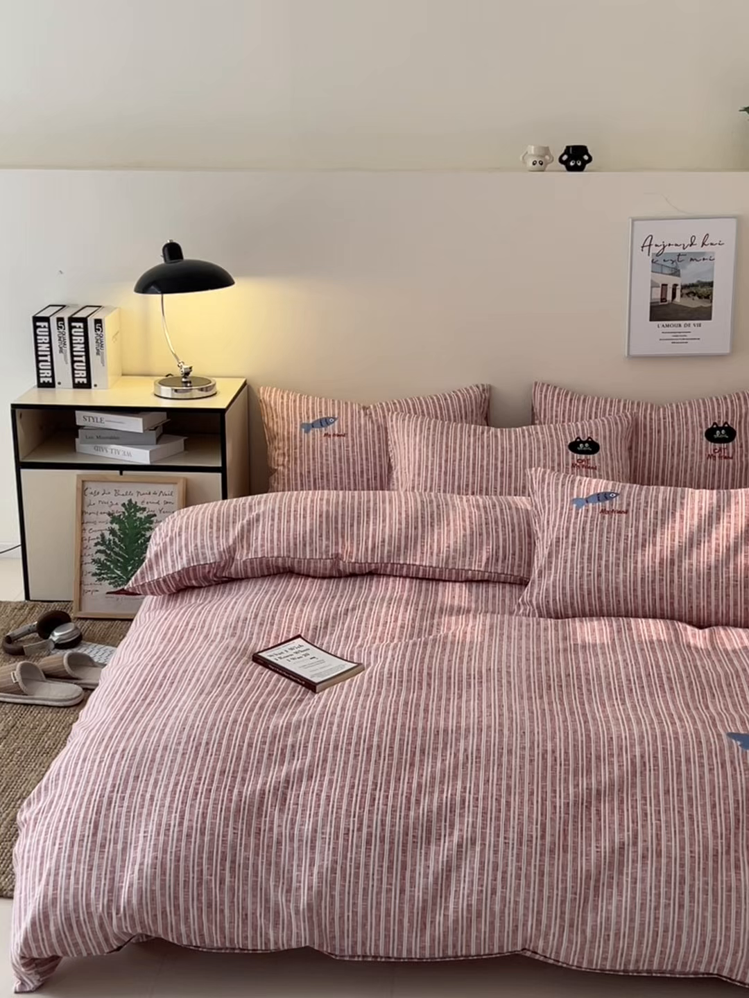 91家纺网 家纺一手货源 找家纺 奥汀洛家纺 2025新款ins小清新生态棉麻刺绣四件套 小黑猫系列 小黑猫-红