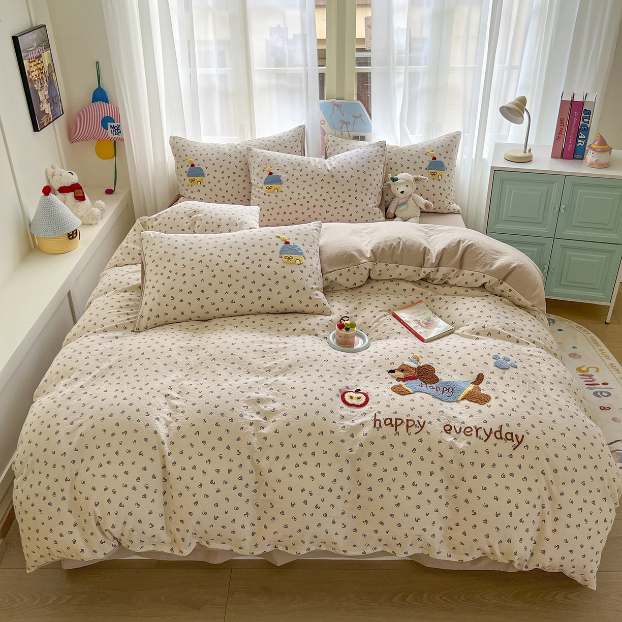 91家纺网 家纺一手货源 找家纺 奥汀洛家纺 2025新款斜纹云感棉毛巾绣四件套 欢乐腊肠狗