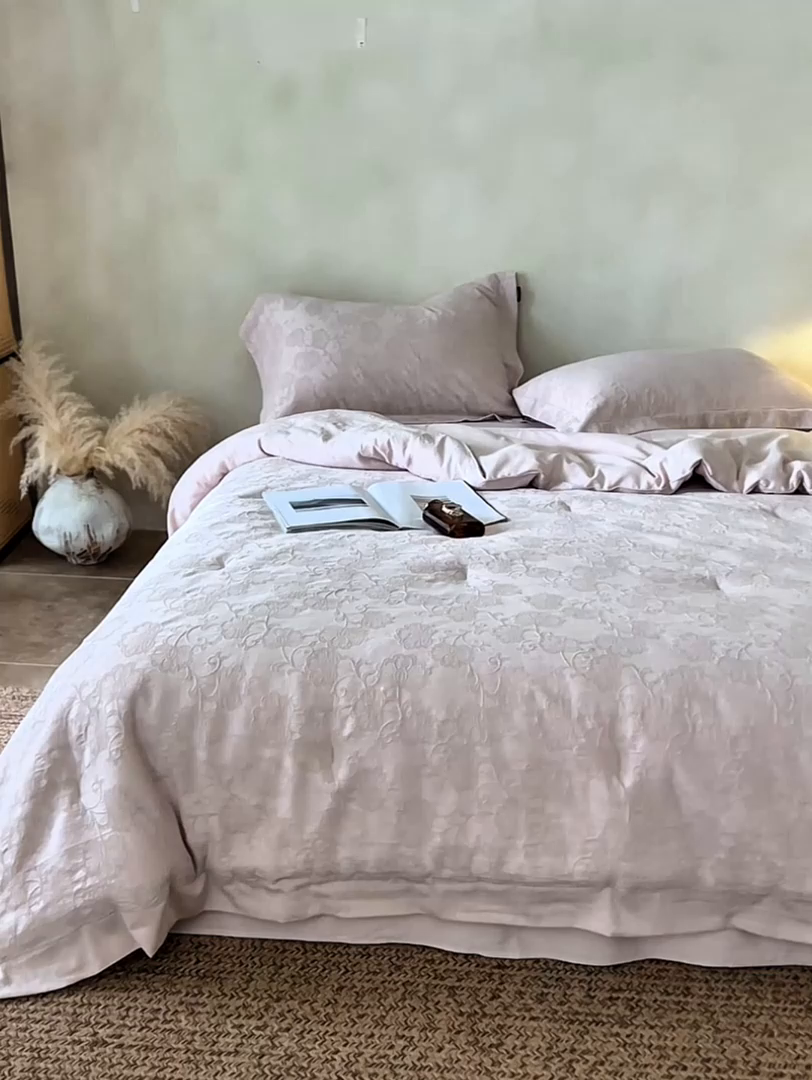 91家纺网 家纺一手货源 找家纺 禾时 2025新款60s轻奢提花磨毛四件套-最清风 最清风-浅紫