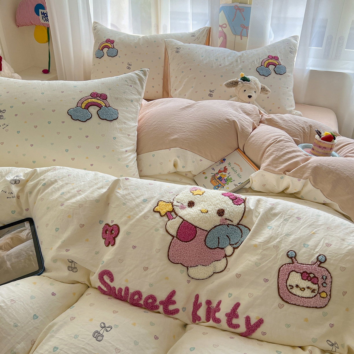 91家纺网 家纺一手货源 找家纺 奥汀洛家纺 2025新款斜纹云感棉毛巾绣四件套 甜心KT