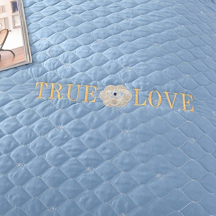 91家纺网 家纺一手货源 找家纺 代芙家纺 2025新款锦棉床盖四件套-压线款 花香-压线款-绅士蓝