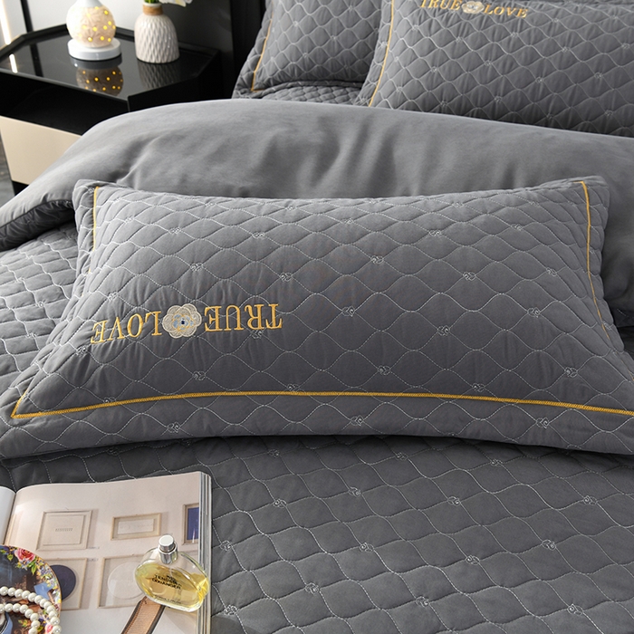 91家纺网 家纺一手货源 找家纺 代芙家纺 2025新款锦棉床盖四件套-压线款 压花香-线款-雅灰