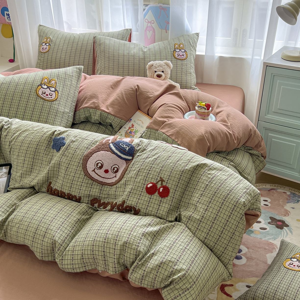 91家纺网 家纺一手货源 找家纺 奥汀洛家纺 2025新款斜纹云感棉毛巾绣四件套 樱桃拉布