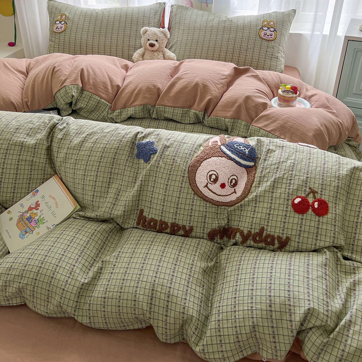 91家纺网 家纺一手货源 找家纺 奥汀洛家纺 2025新款斜纹云感棉毛巾绣四件套 樱桃拉布