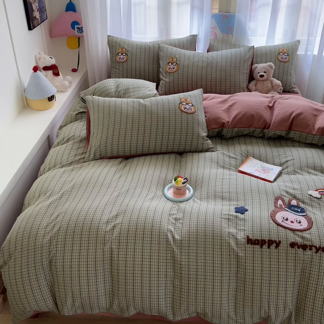 91家纺网 家纺一手货源 找家纺 奥汀洛家纺 2025新款斜纹云感棉毛巾绣四件套 樱桃拉布