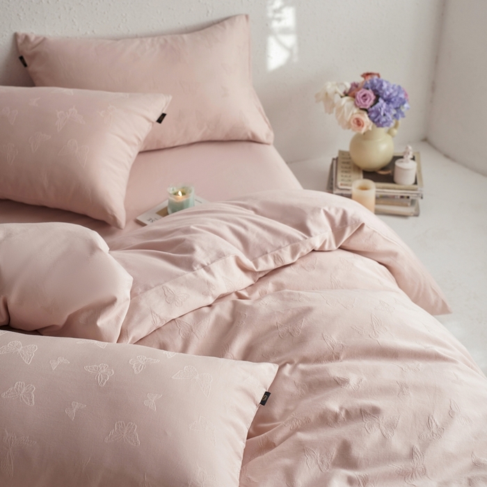 91家纺网 家纺一手货源 找家纺 禾时 2025新款60s轻奢提花磨毛四件套-简蝶 简蝶-淡粉