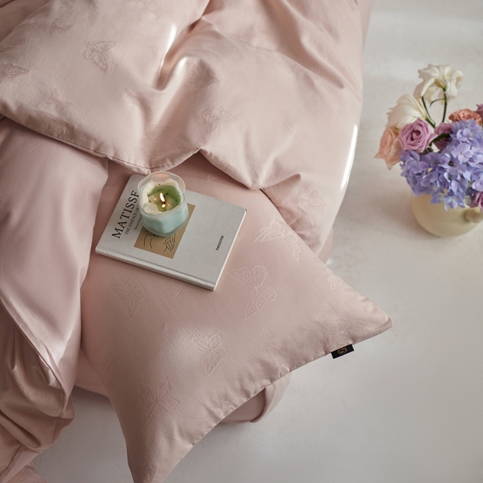 91家纺网 家纺一手货源 找家纺 禾时 2025新款60s轻奢提花磨毛四件套-简蝶 简蝶-淡粉