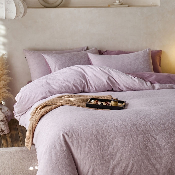 91家纺网 家纺一手货源 找家纺 禾时 2025新款60s轻奢提花磨毛四件套-郁见春色 郁见春色-浅紫