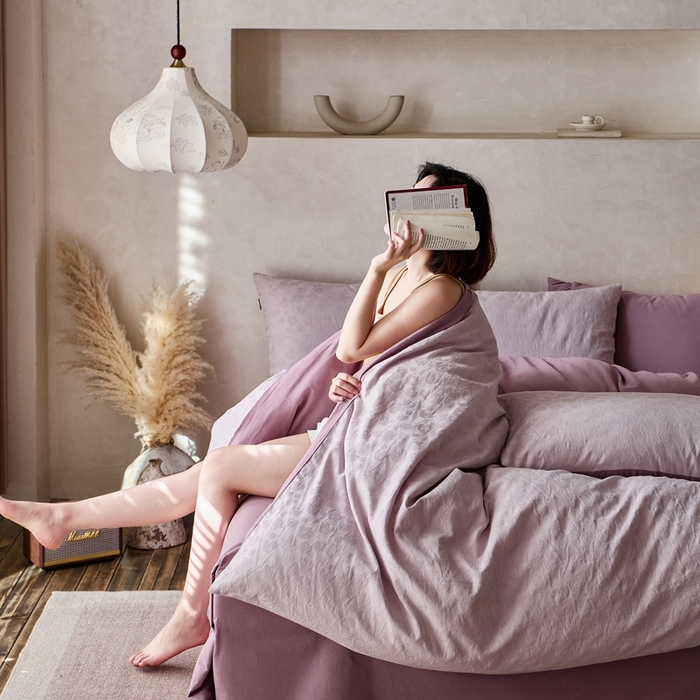 91家纺网 家纺一手货源 找家纺 禾时 2025新款60s轻奢提花磨毛四件套-郁见春色 郁见春色-浅紫