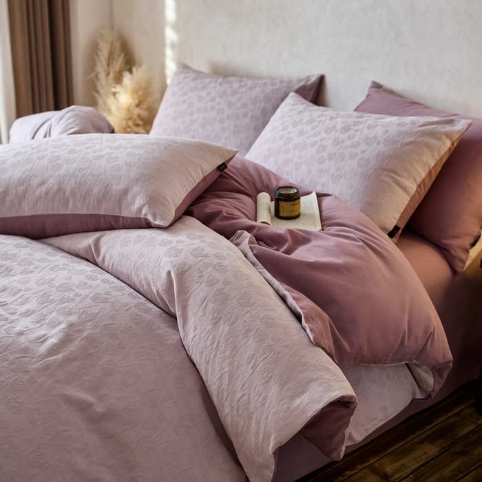 91家纺网 家纺一手货源 找家纺 禾时 2025新款60s轻奢提花磨毛四件套-郁见春色 郁见春色-浅紫