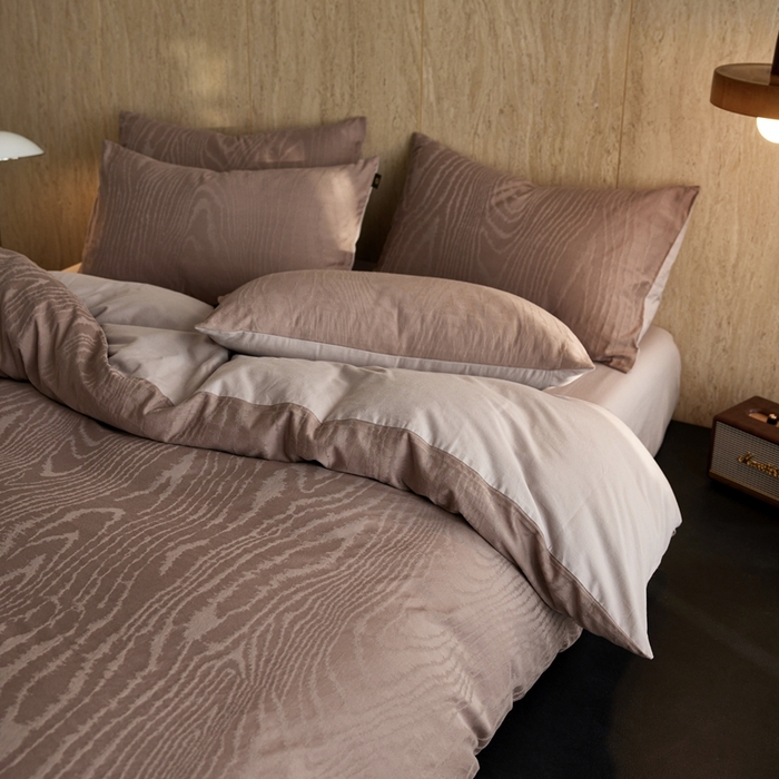 91家纺网 家纺一手货源 找家纺 禾时 2025新款60s轻奢提花磨毛四件套-浮光跃川 浮光跃川-大地棕