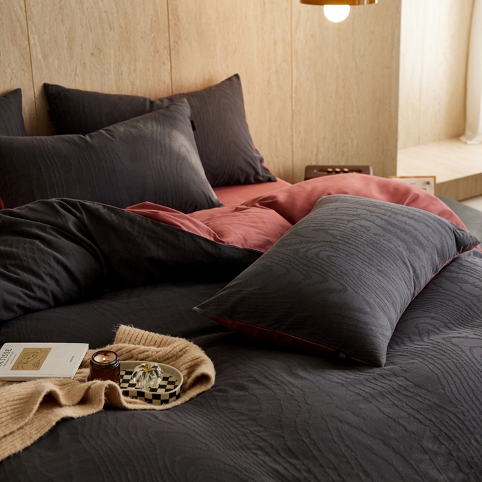 91家纺网 家纺一手货源 找家纺 禾时 2025新款60s轻奢提花磨毛四件套-浮光跃川 浮光跃川-青灰