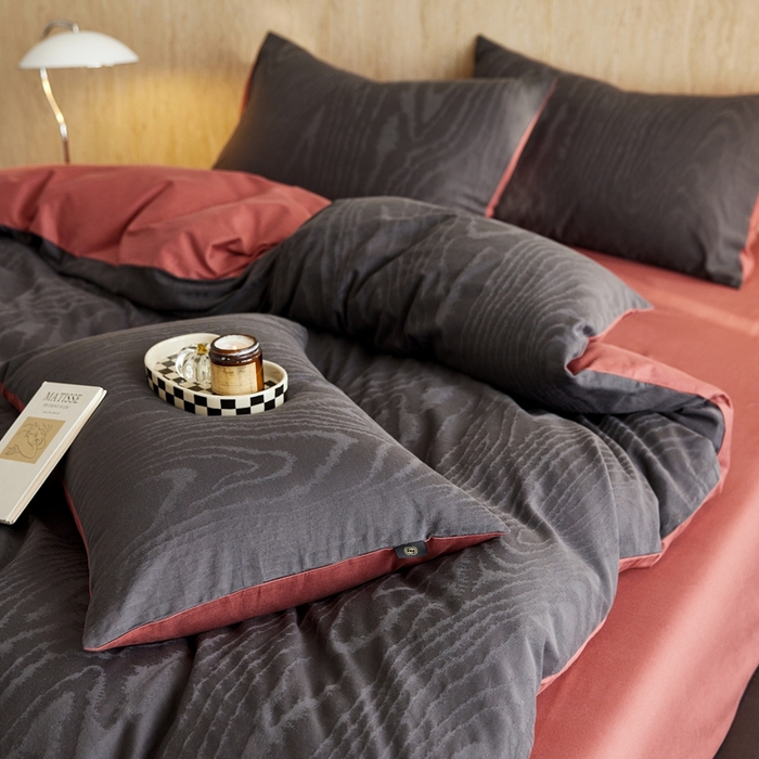 91家纺网 家纺一手货源 找家纺 禾时 2025新款60s轻奢提花磨毛四件套-浮光跃川 浮光跃川-青灰