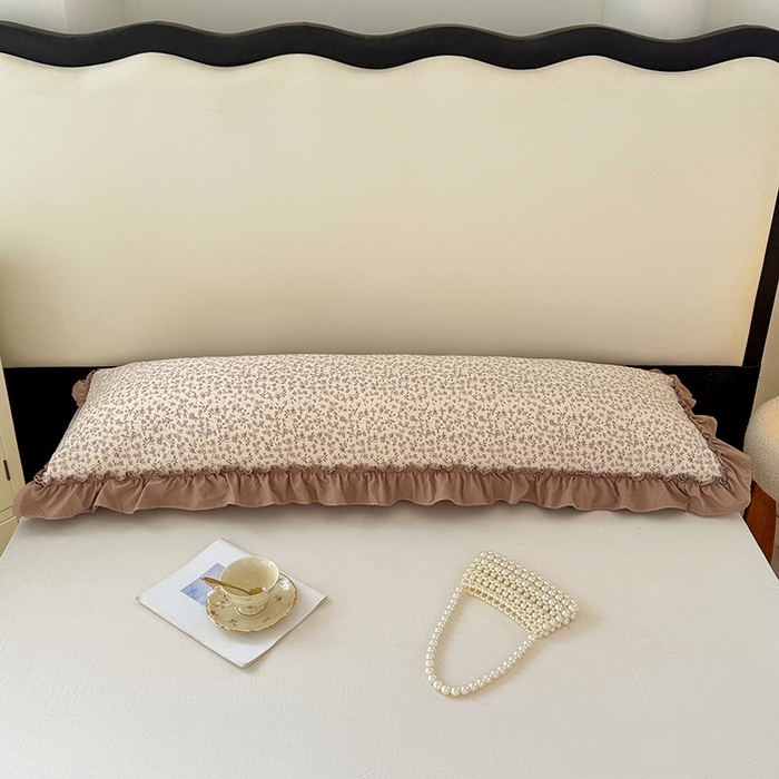 91家纺网 家纺一手货源 找家纺 梦舒羽 2025新款水洗珍珠棉花边枕套加长双人情侣1.8米枕芯内胆套1.5m枕头套 柏林梦境-咖