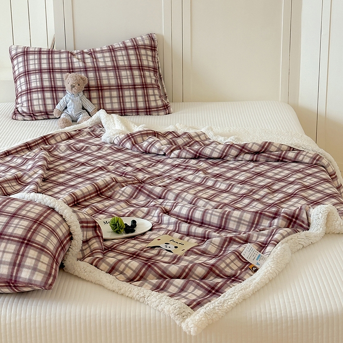 91家纺网 家纺一手货源 找家纺 桃子家居 2025新款A类ins豹纹猫咪卡通织标加厚牛奶绒羊羔绒毛毯多功能毛毯 绒毛毯-织标点点熊猫