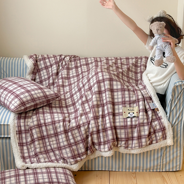 91家纺网 家纺一手货源 找家纺 桃子家居 2025新款A类ins豹纹猫咪卡通织标加厚牛奶绒羊羔绒毛毯多功能毛毯 绒毛毯-织标点点熊猫