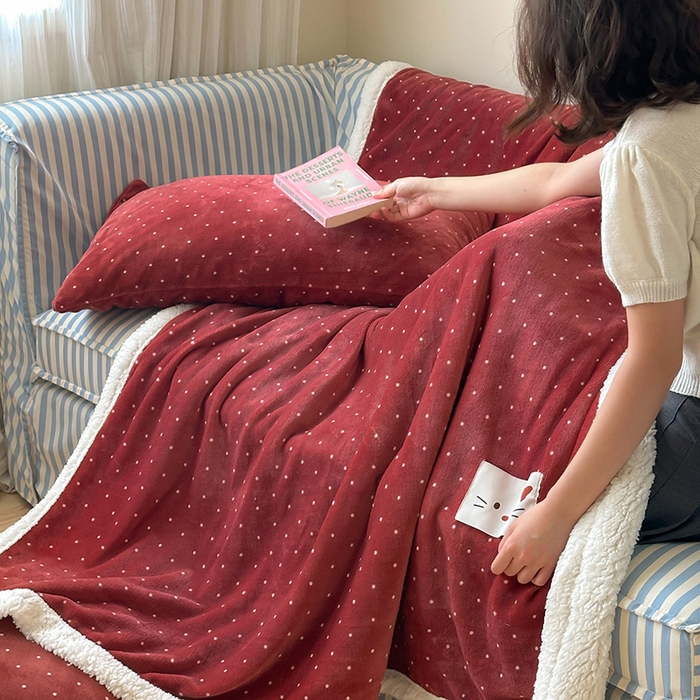 91家纺网 家纺一手货源 找家纺 桃子家居 2025新款A类ins豹纹猫咪卡通织标加厚牛奶绒羊羔绒毛毯多功能毛毯 绒毛毯-织标红点喵吃鱼