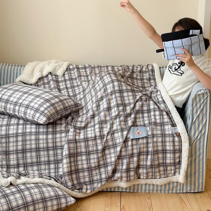 91家纺网 家纺一手货源 找家纺 桃子家居 2025新款A类ins豹纹猫咪卡通织标加厚牛奶绒羊羔绒毛毯多功能毛毯 绒毛毯-织标甜点豚鼠