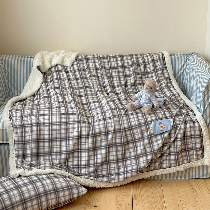 91家纺网 家纺一手货源 找家纺 桃子家居 2025新款A类ins豹纹猫咪卡通织标加厚牛奶绒羊羔绒毛毯多功能毛毯 绒毛毯-织标甜点豚鼠