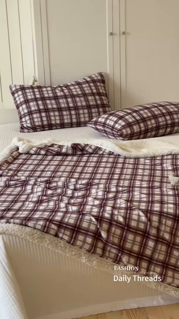 91家纺网 家纺一手货源 找家纺 桃子家居 2025新款A类ins豹纹猫咪卡通织标加厚牛奶绒羊羔绒毛毯多功能毛毯 绒毛毯-织标点点熊猫