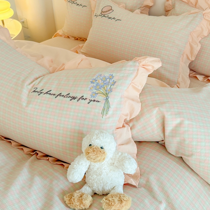 91家纺网 家纺一手货源 找家纺 蜜柚 2025秋冬新款色织水洗棉贴布花边款四件套 童趣-浅玉