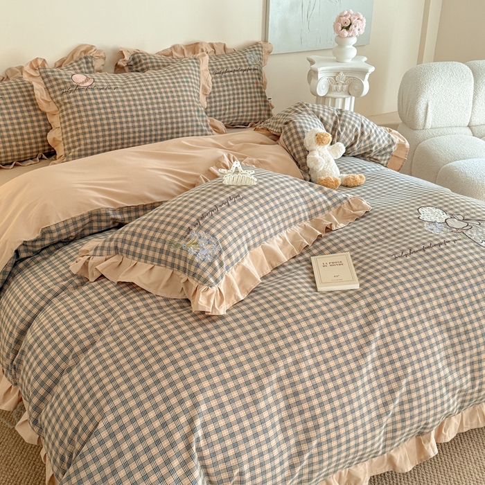 91家纺网 家纺一手货源 找家纺 蜜柚 2025秋冬新款色织水洗棉贴布花边款四件套 童趣-卡其