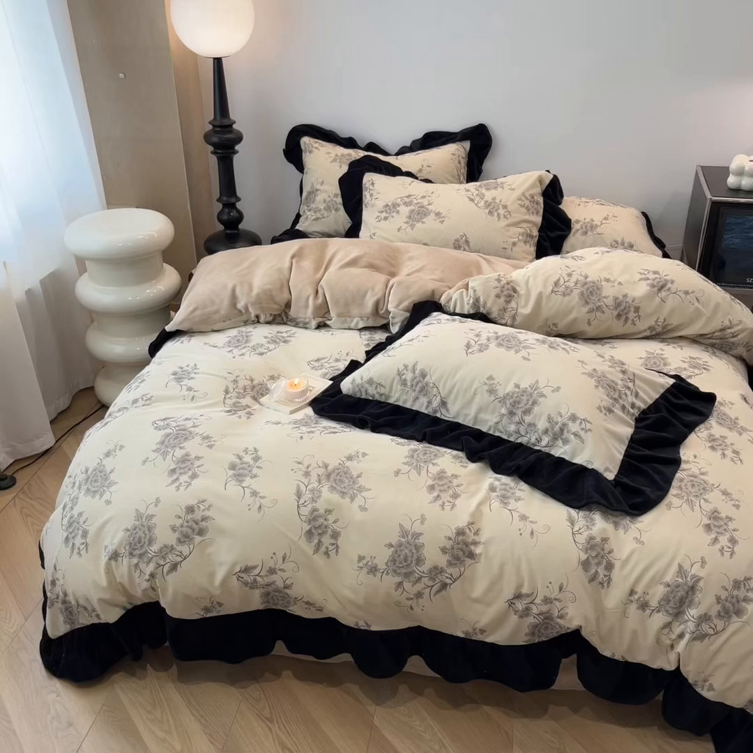 91家纺网 家纺一手货源 找家纺 金爱家 2025新款赫本风灯芯绒-花边款四件套 灯芯绒-牡丹