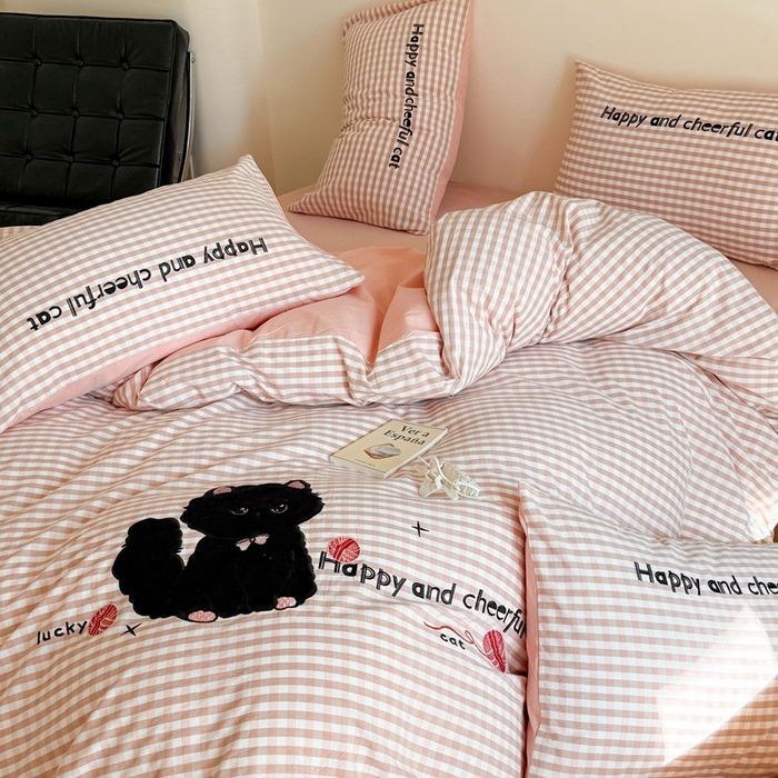 91家纺网 家纺一手货源 找家纺 （总）蜜柚 2025秋冬新款全棉水洗棉格子贴布绣四件套