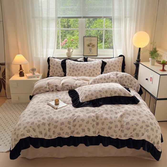 91家纺网 家纺一手货源 找家纺  （总）金爱家 2025新款赫本风牛奶绒-花边款四件套