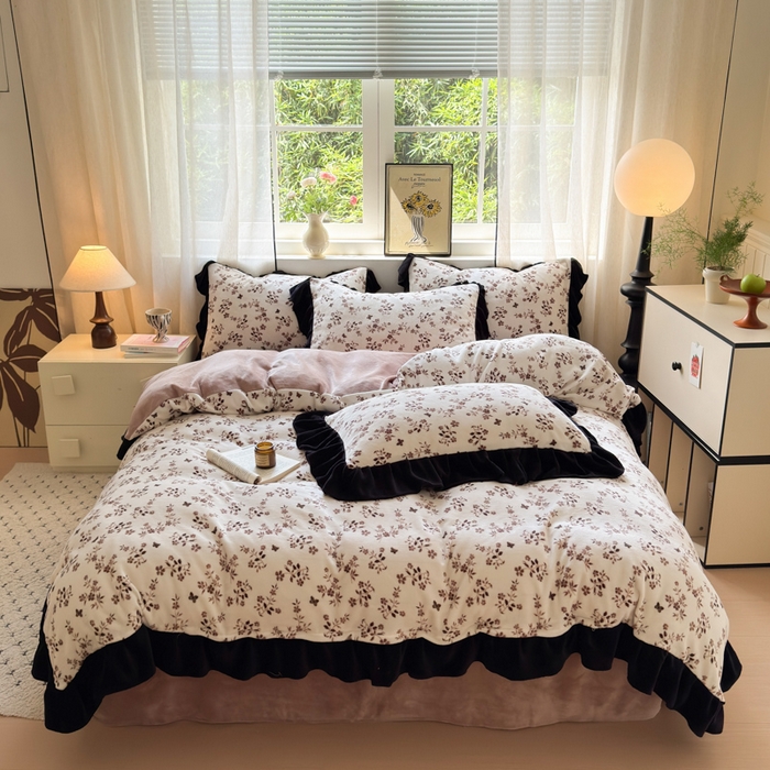 91家纺网 家纺一手货源 找家纺  （总）金爱家 2025新款赫本风牛奶绒-花边款四件套