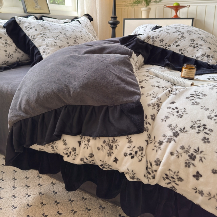 91家纺网 家纺一手货源 找家纺  （总）金爱家 2025新款赫本风牛奶绒-花边款四件套