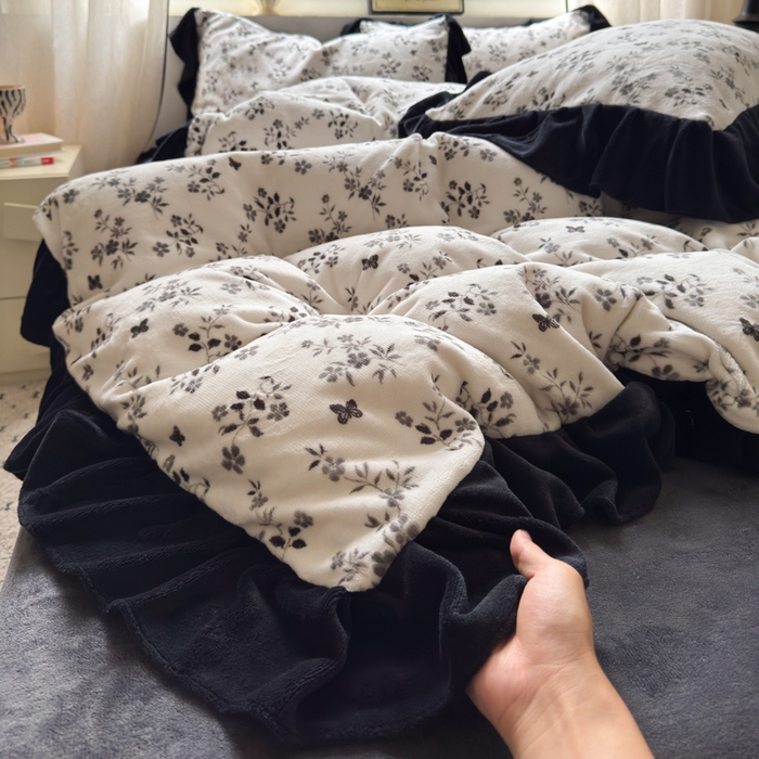 91家纺网 家纺一手货源 找家纺  （总）金爱家 2025新款赫本风牛奶绒-花边款四件套