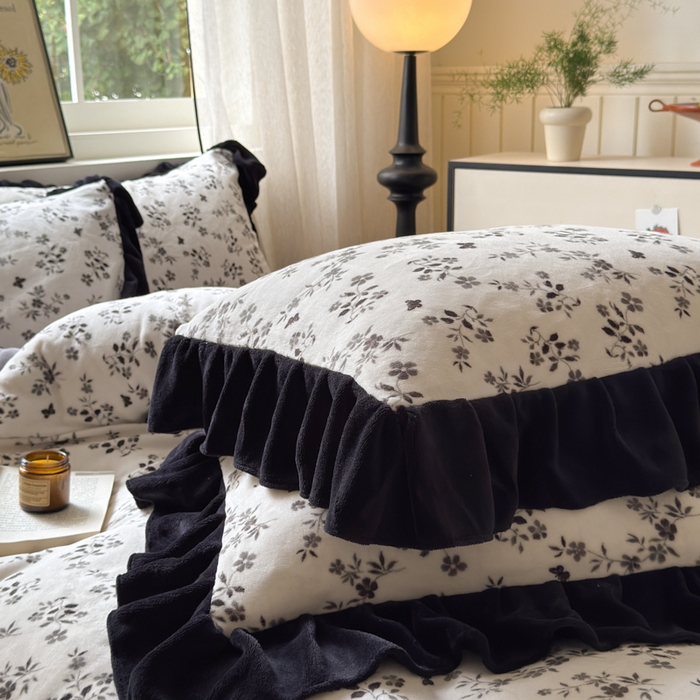 91家纺网 家纺一手货源 找家纺  （总）金爱家 2025新款赫本风牛奶绒-花边款四件套