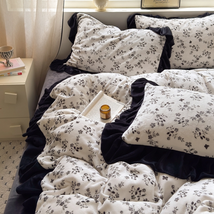 91家纺网 家纺一手货源 找家纺  （总）金爱家 2025新款赫本风牛奶绒-花边款四件套