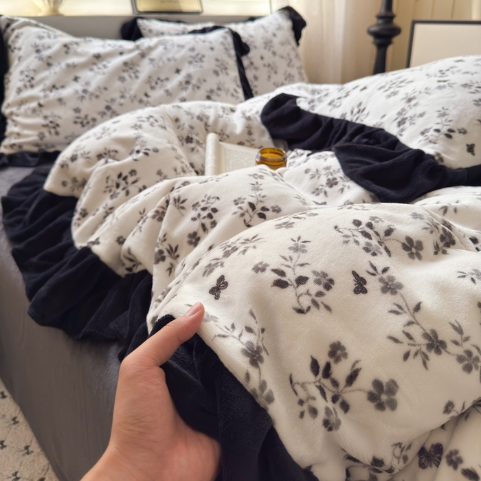 91家纺网 家纺一手货源 找家纺  （总）金爱家 2025新款赫本风牛奶绒-花边款四件套