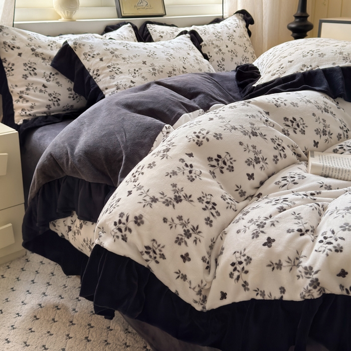 91家纺网 家纺一手货源 找家纺 2025新款赫本风牛奶绒-花边款四件套 花边款-蝶恋花