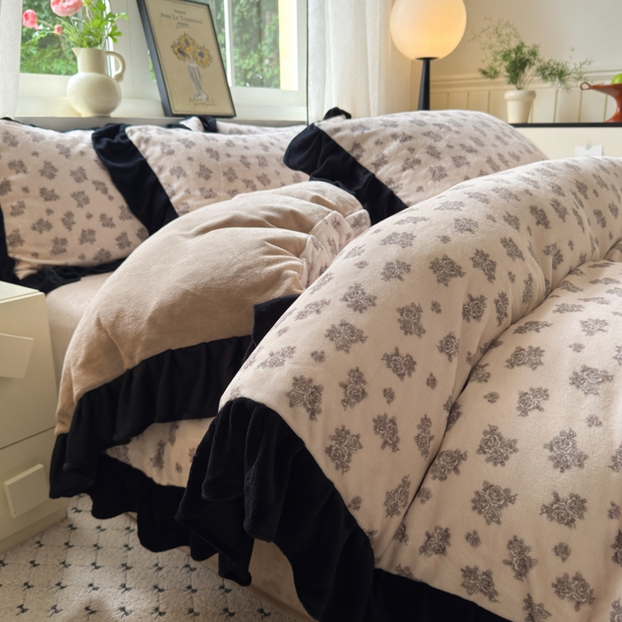 91家纺网 家纺一手货源 找家纺 2025新款赫本风牛奶绒-花边款四件套 花边款-繁花